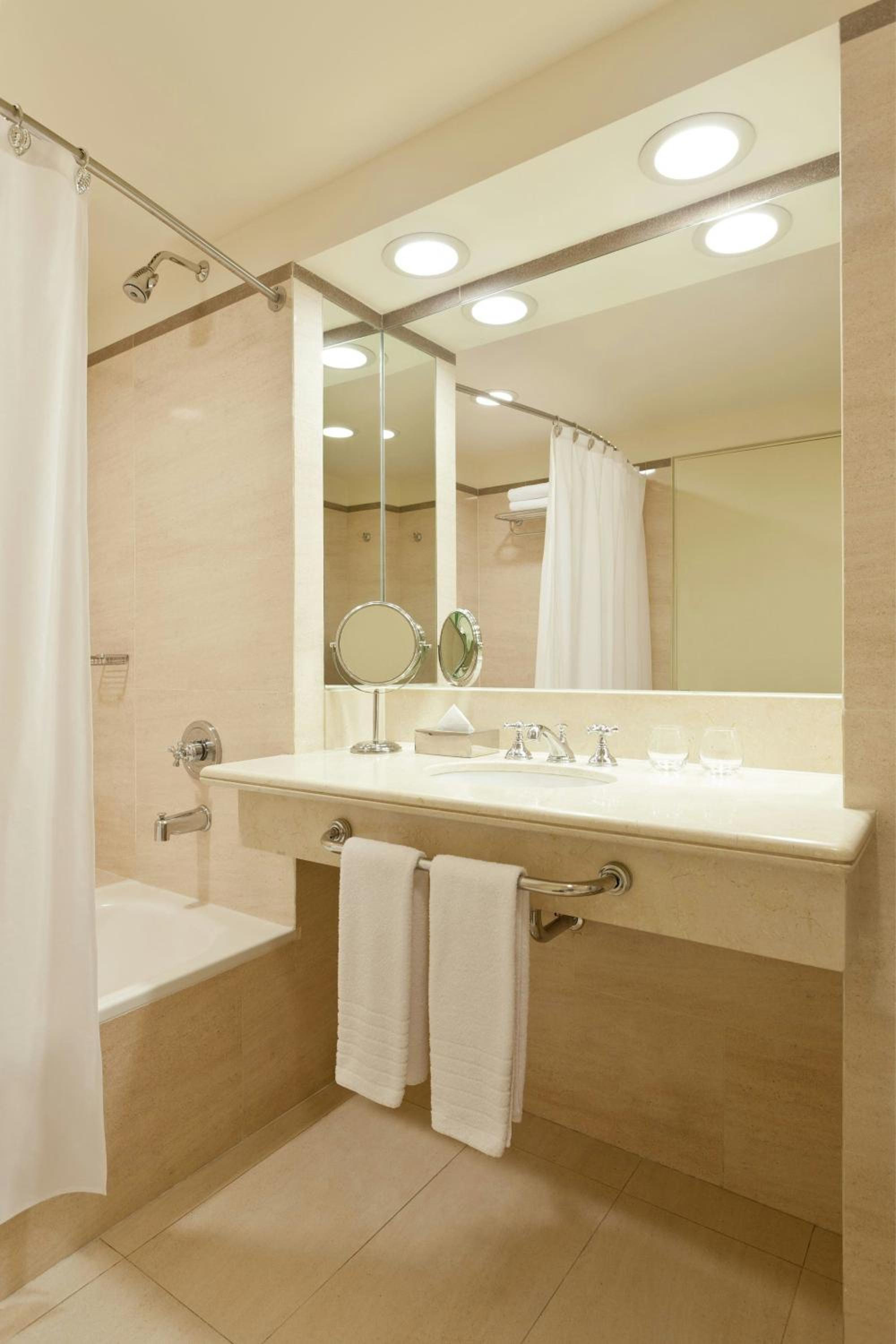 Guest Room, Classic, King Bed, Valley View, City View، SHERATON SALTA HOTEL 5/5