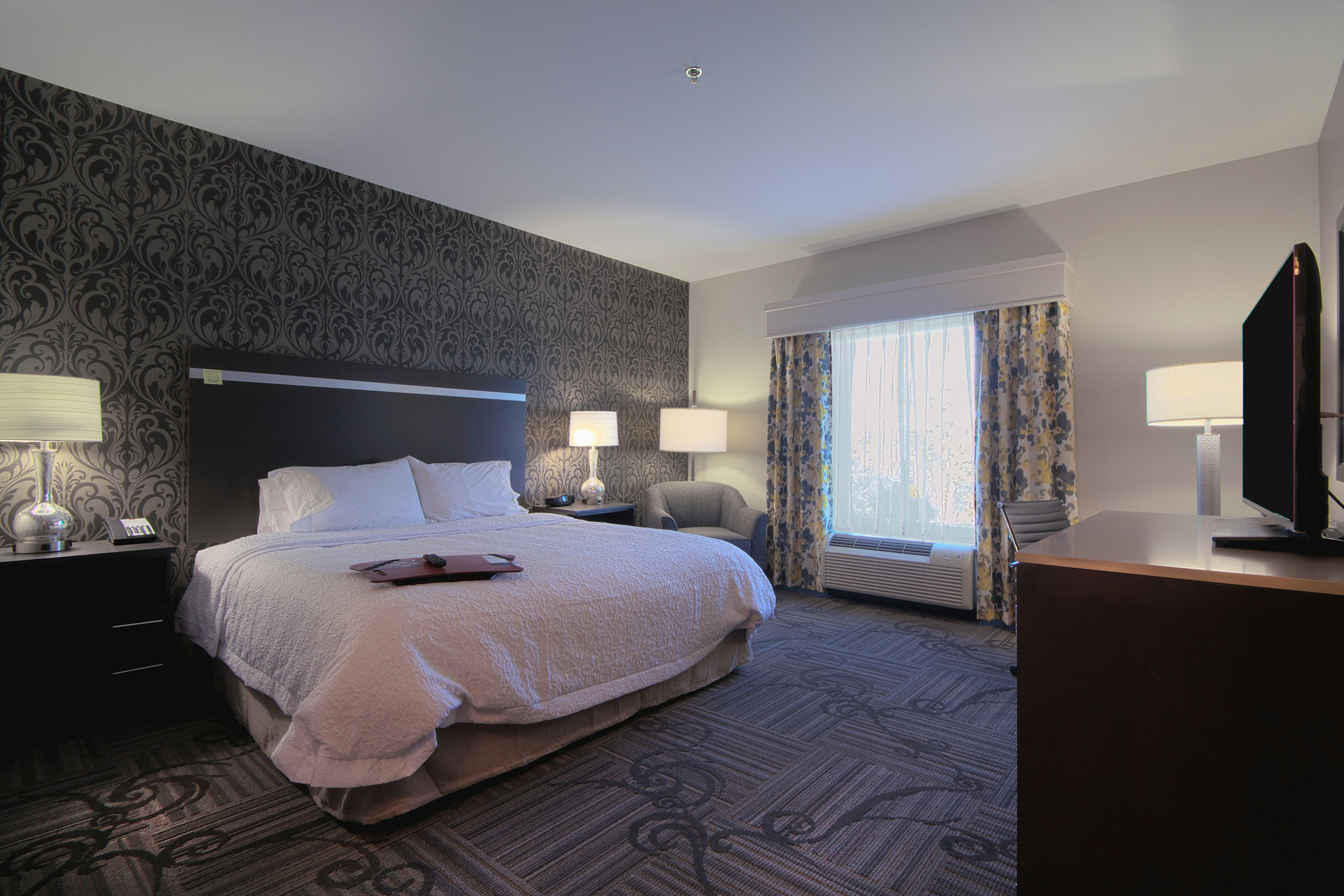 ROOM, KING BED, ACCESSIBLE