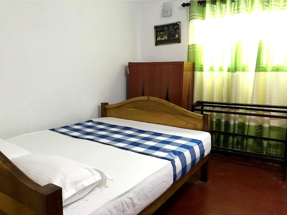 Damith Tourist Inn 7/44