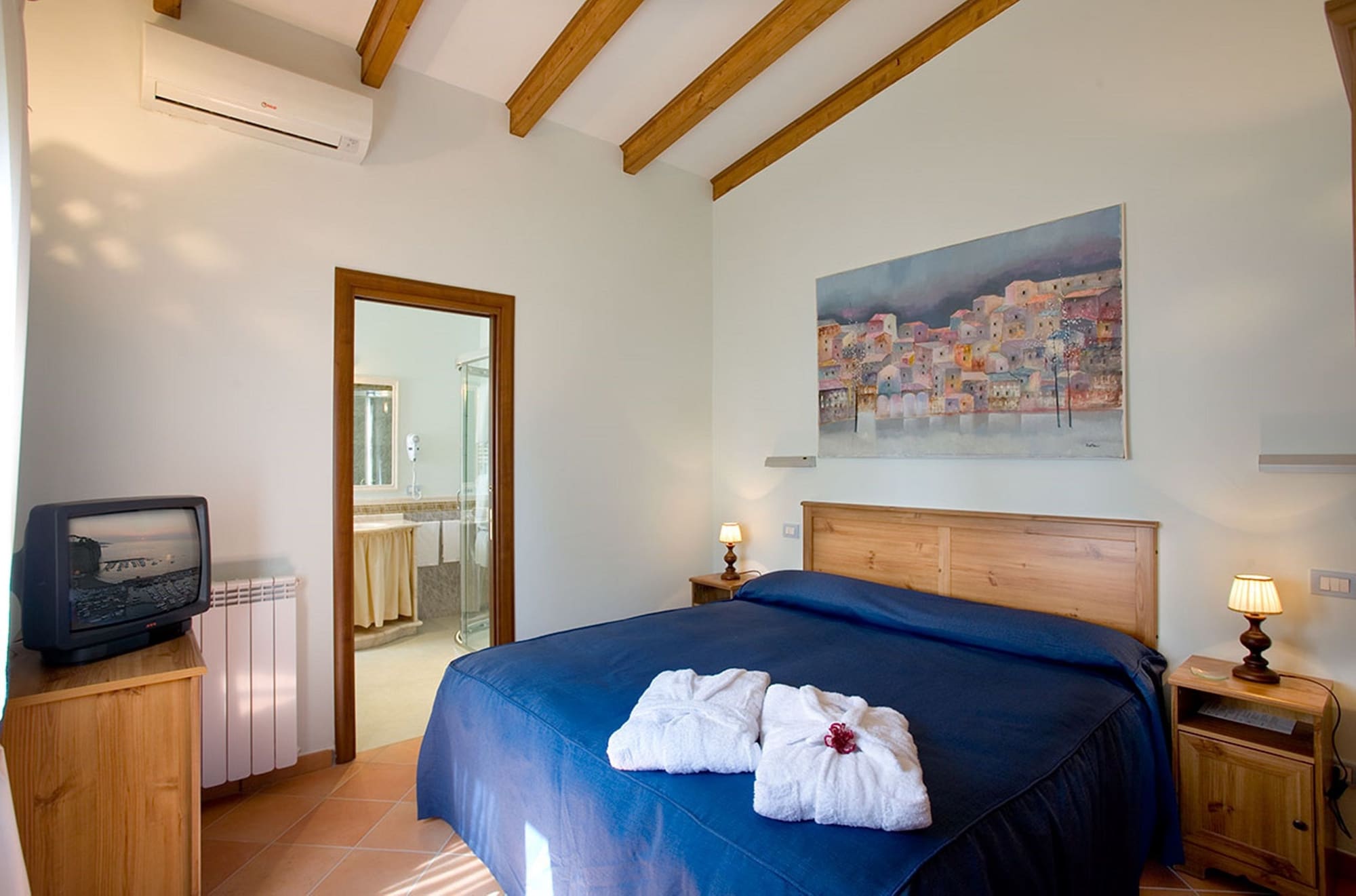 2 BEDROOMS, APARTMENT