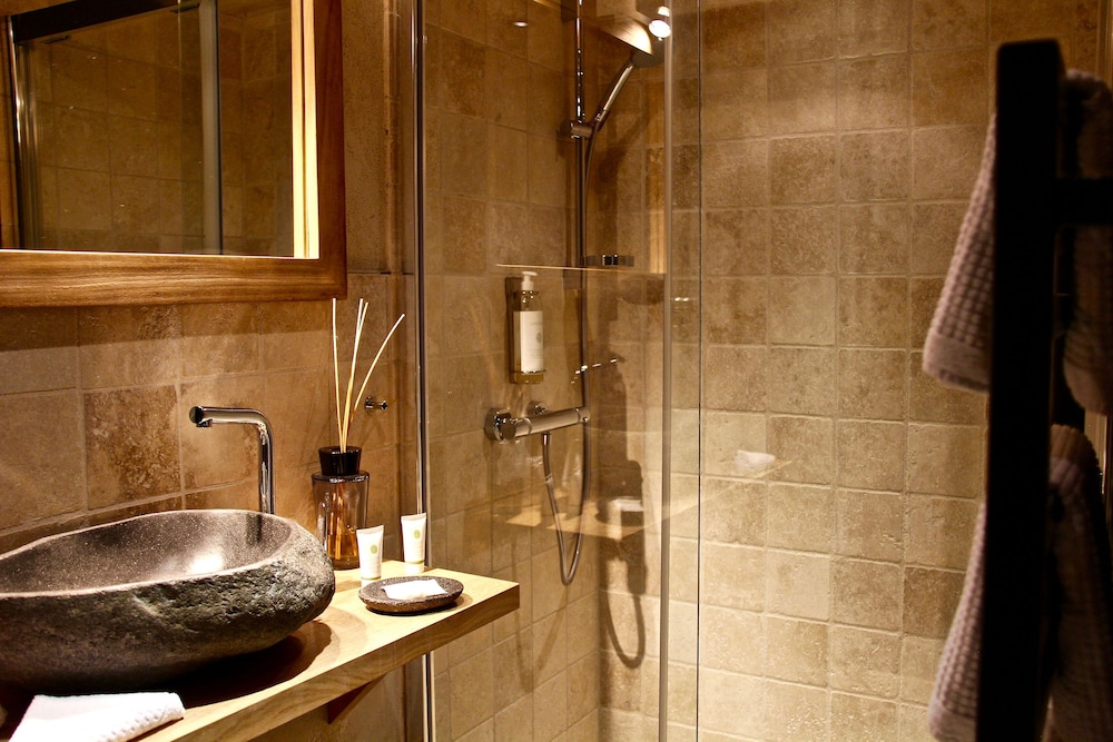 LE DOMAINE DES PRES VERTS SPA 44/50