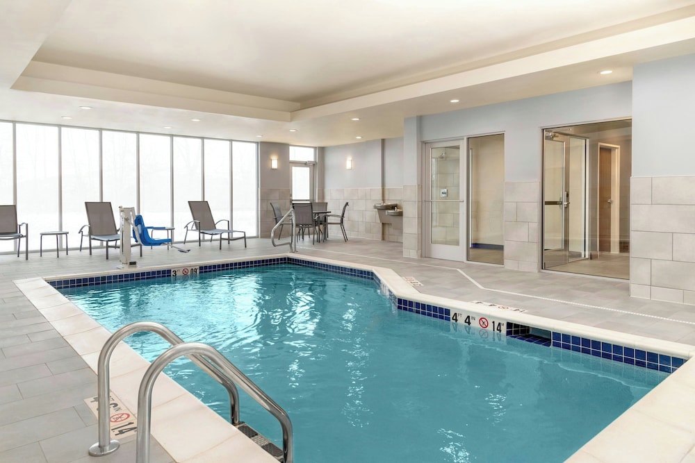Fairfield Inn & Suites by Marriott Detroit Taylor 23/36