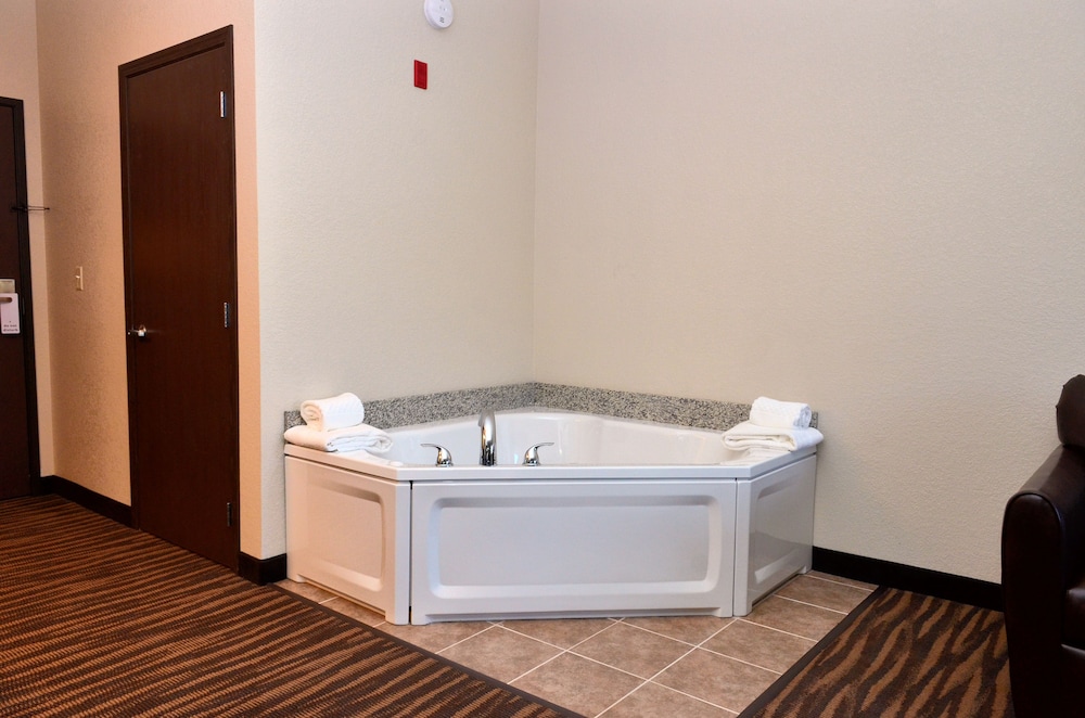 Cobblestone Inn & Suites - Manning 25/50