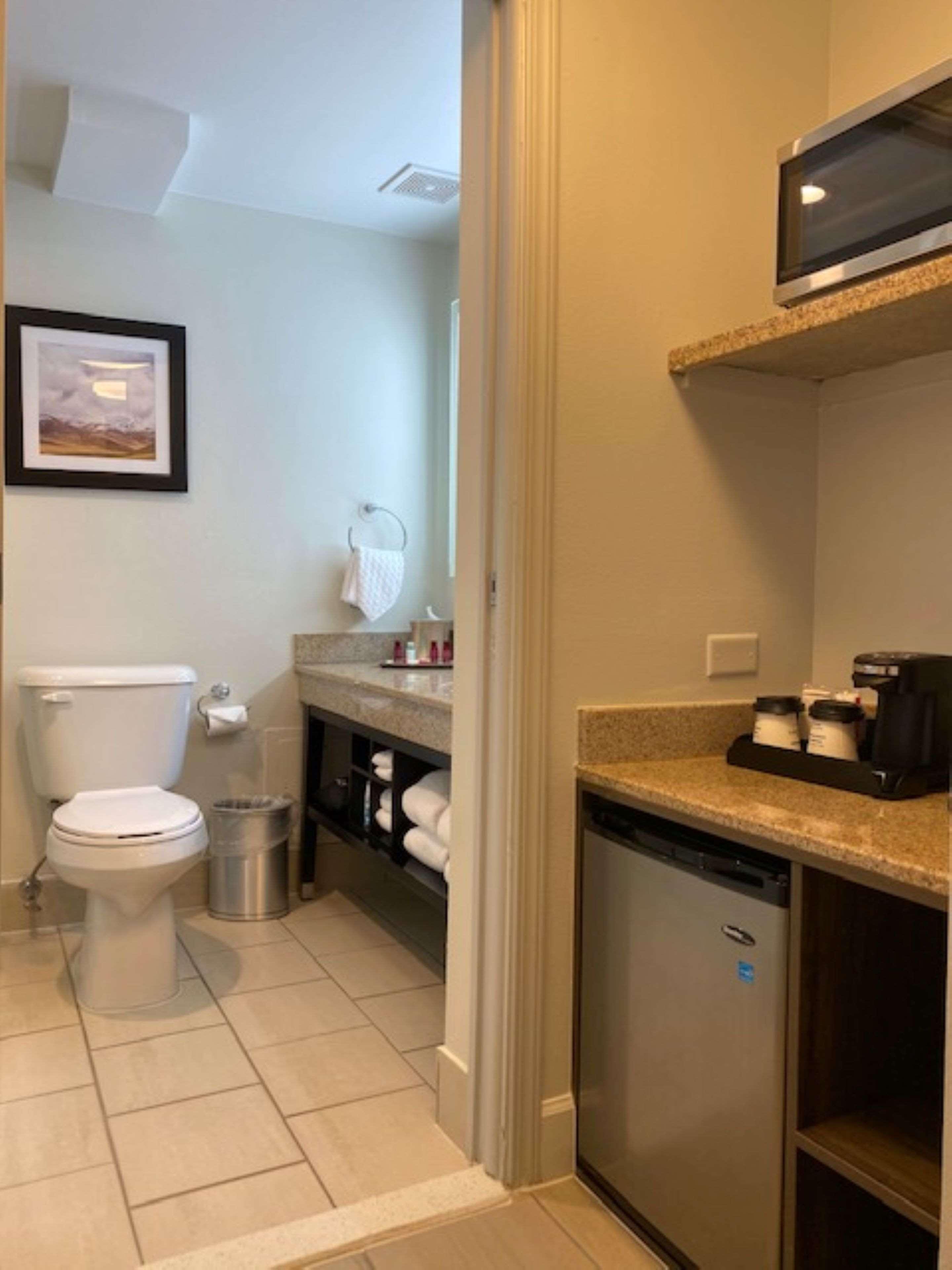 Room, 2 Queen Beds, Patio, Pool Side، Best Western Denver East 5/7