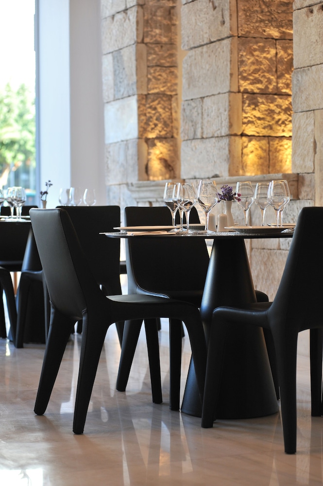 Athenaeum Grand Hotel 44/50