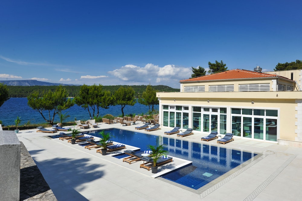 Hotel Antica 5/50