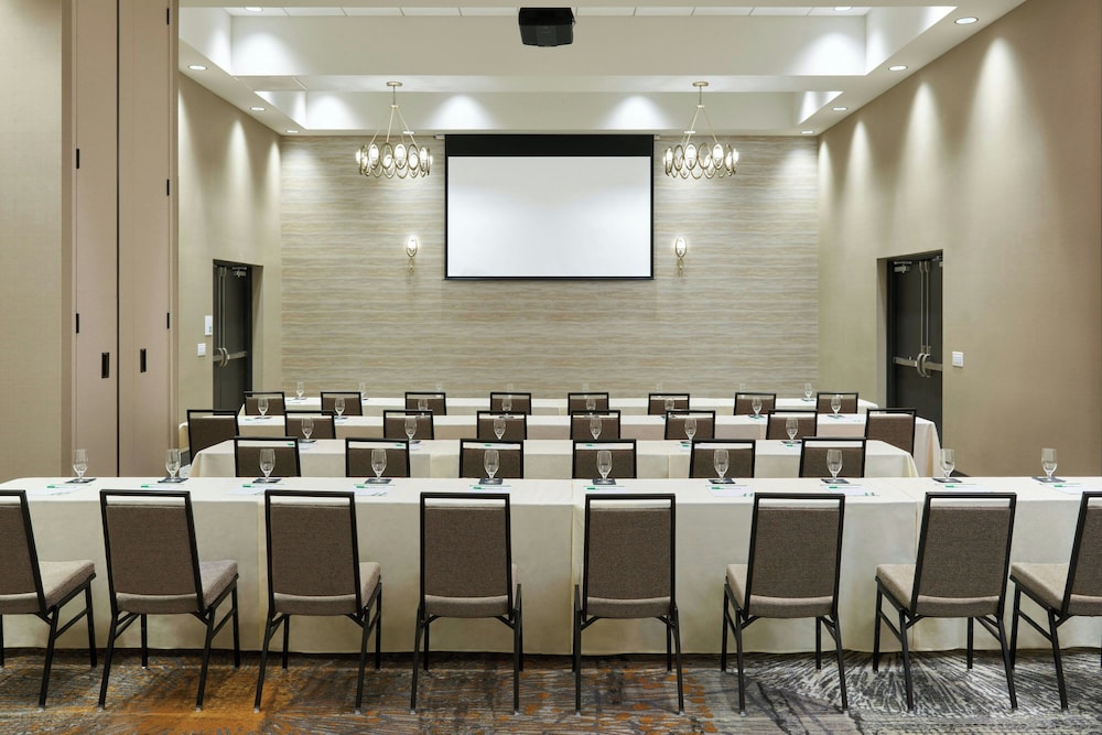 Holiday Inn And Suites Philadelphia W Drexel Hill 41/50