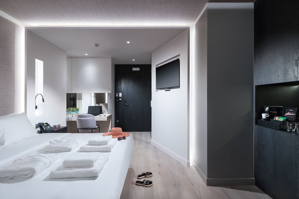 Ivis 4 Hotel 23/56