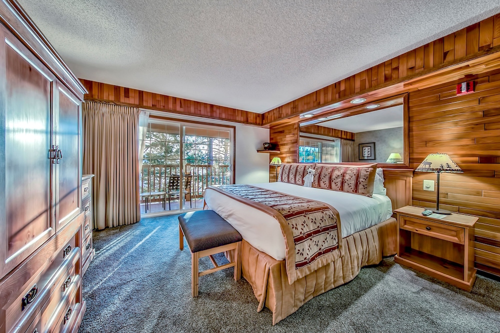 Tahoe Beach Ski Club 17/74