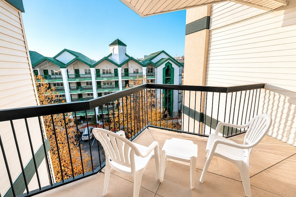 Capital Resorts Carriage Place 32/77