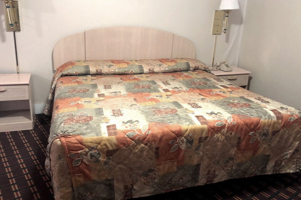 OYO Hotel Starlite Seneca Falls 25/35