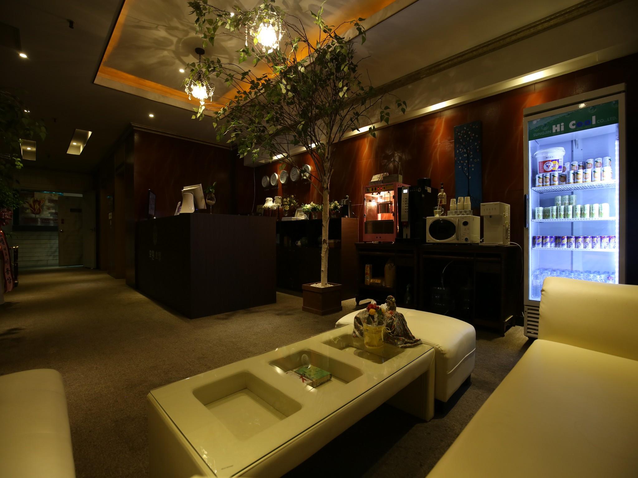 Mowon Hotel 7/71