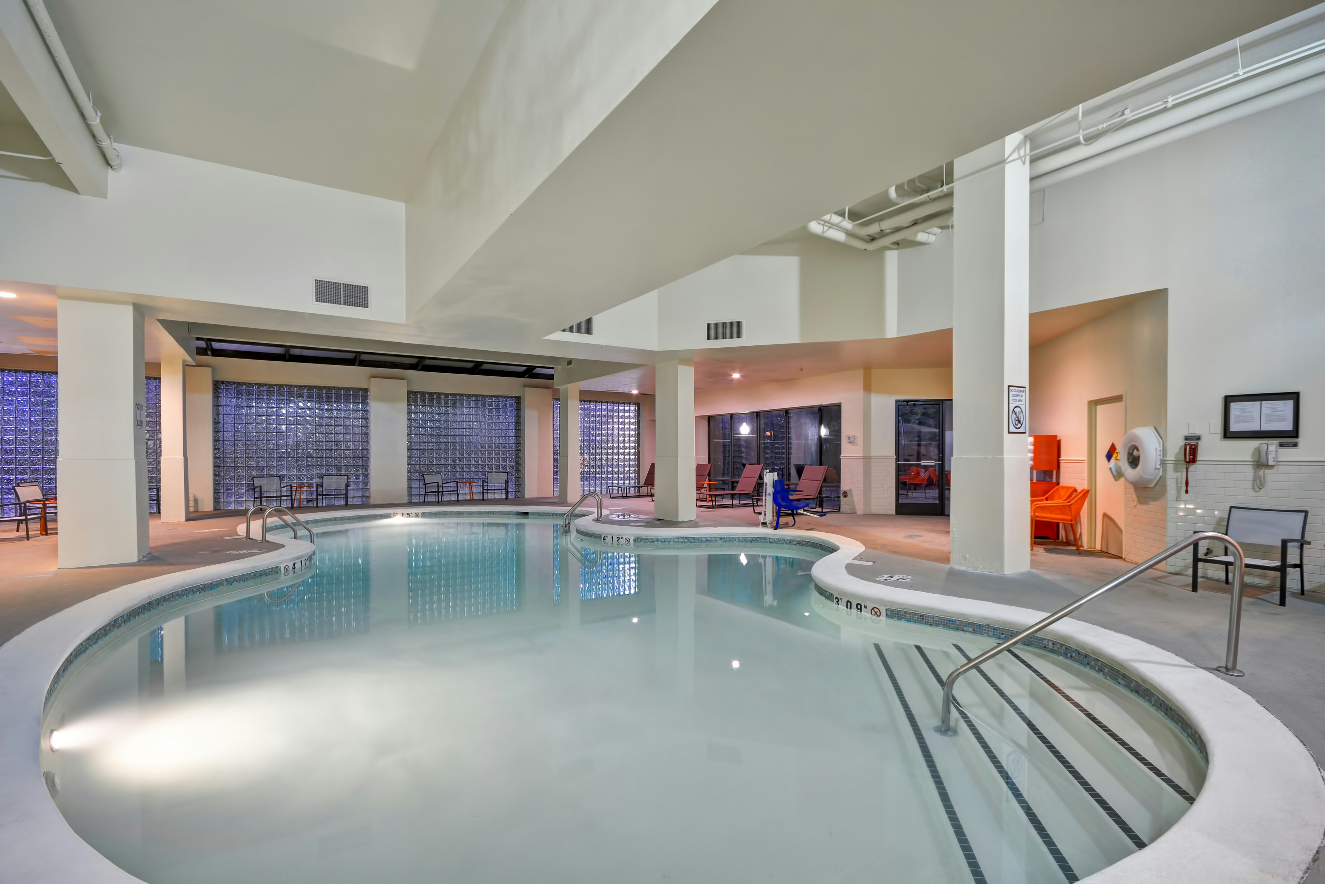 Embassy Suites Charlotte 22/73