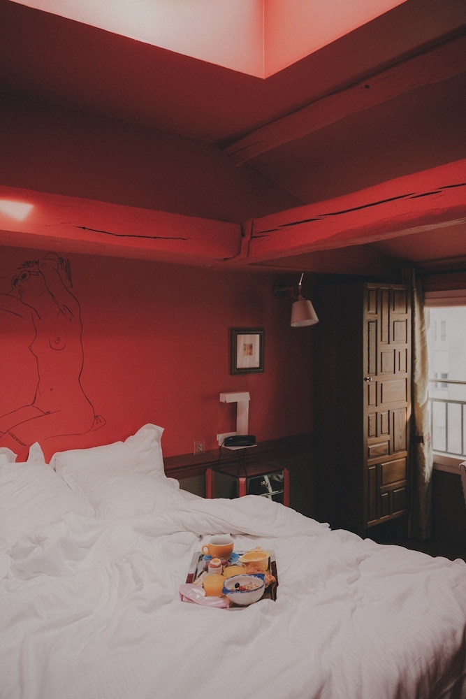Hotel Crayon 30/78