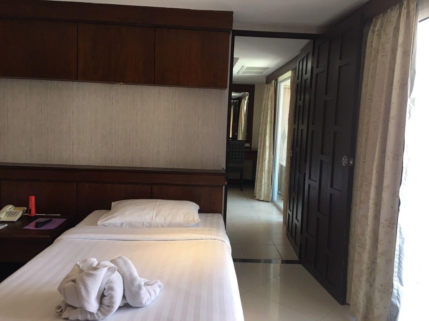 RAYABURI BEACH CLUB 9/37