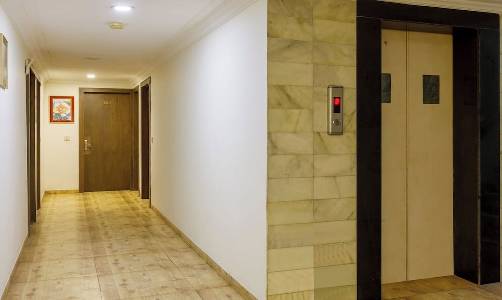 Hotel Crown Ahmedabad 35/43
