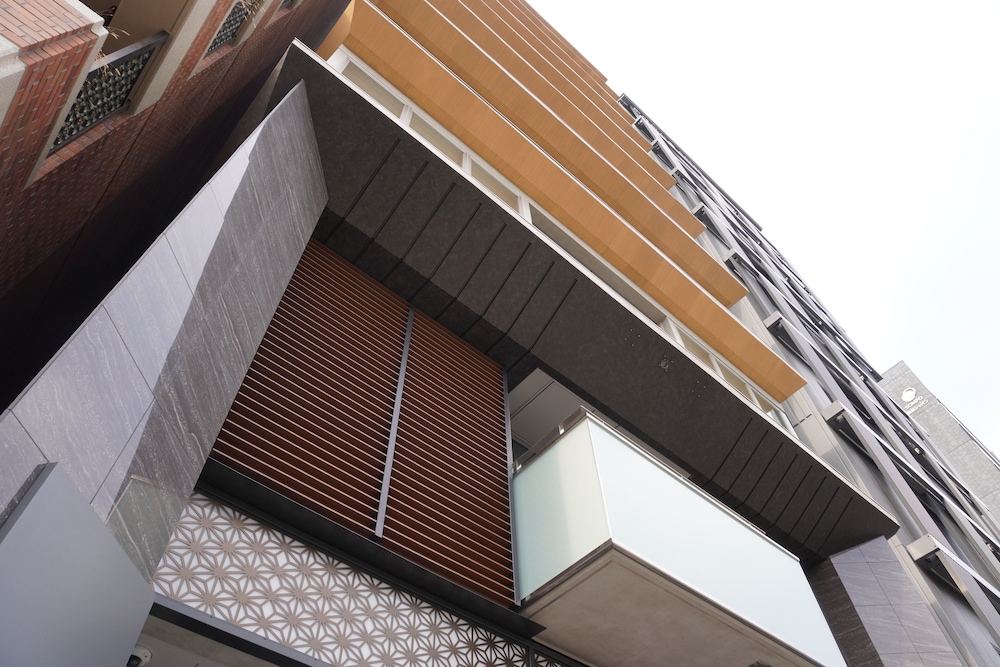 Premium Apart MONday KYOTO GOJO 9/63