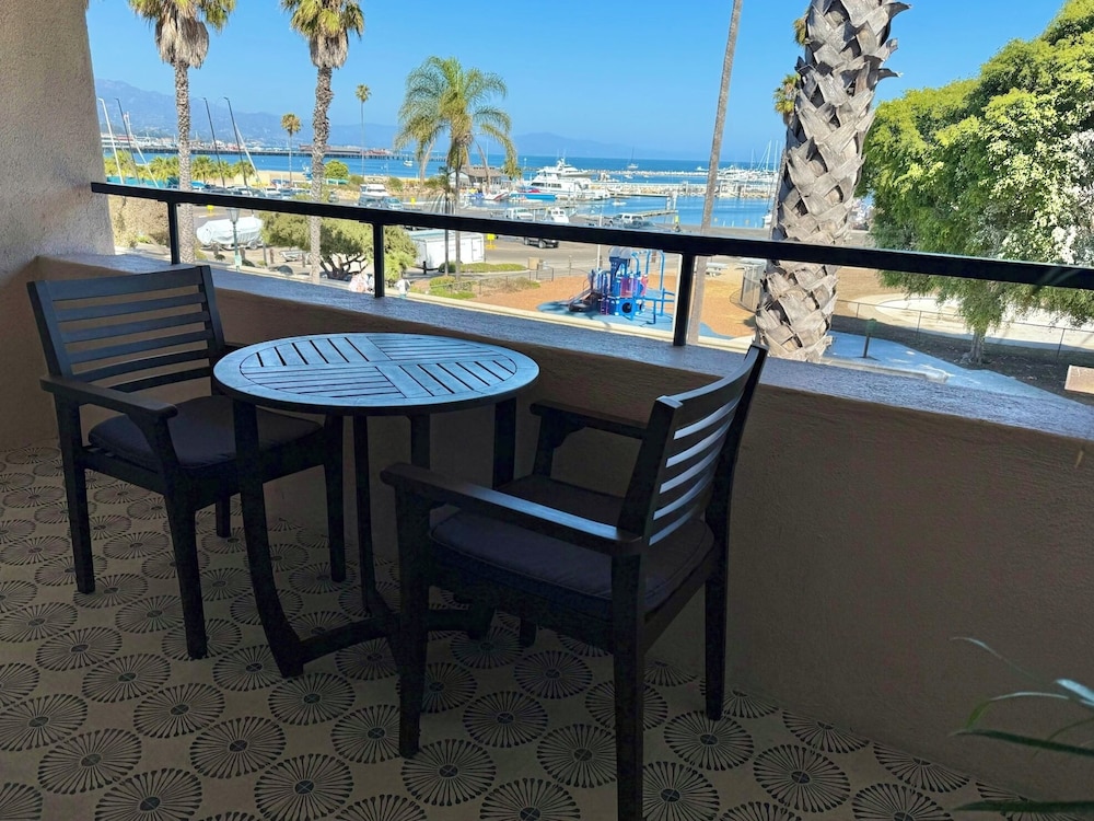 Beachside Inn 56/71