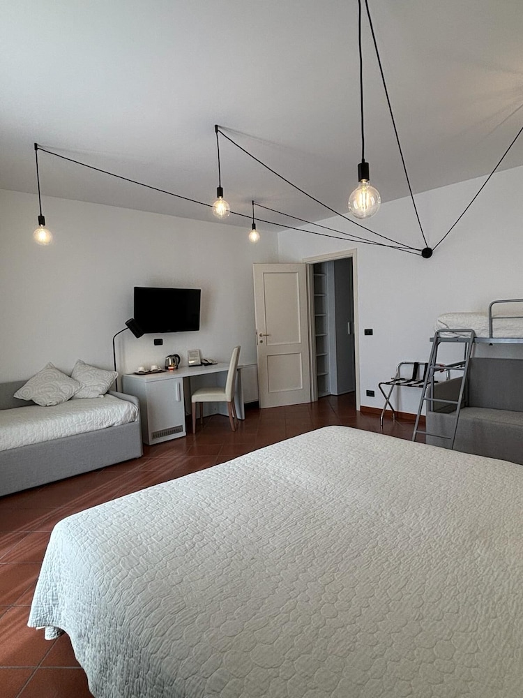 Hotel Delle Rose 18/50