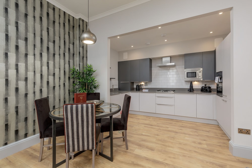 Destiny Scotland - Princes St Residence 38/50