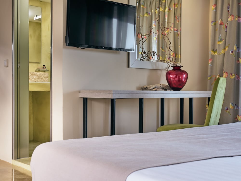 Koukounaria Hotel And Suites 36/74