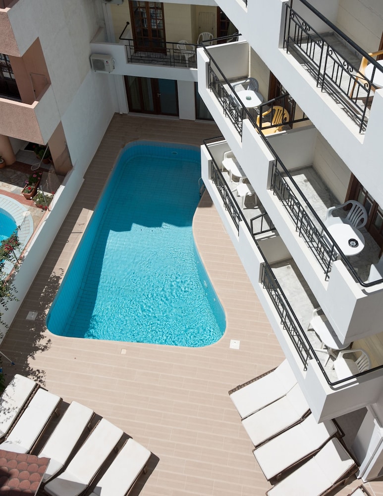 Artemis Hotel Apartments 28/50