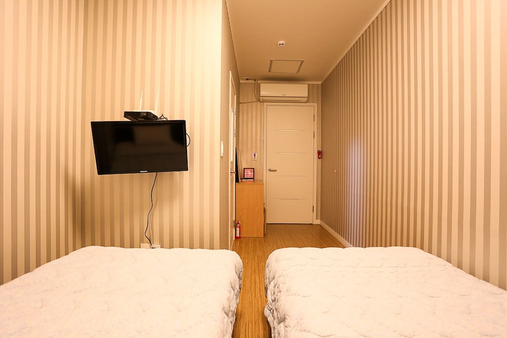 MAMA GUEST HOUSE 37/67