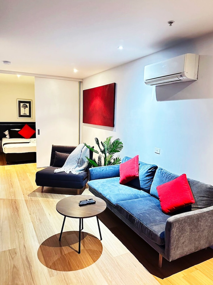 Aura On Flinders Serviced Apartment 56/78