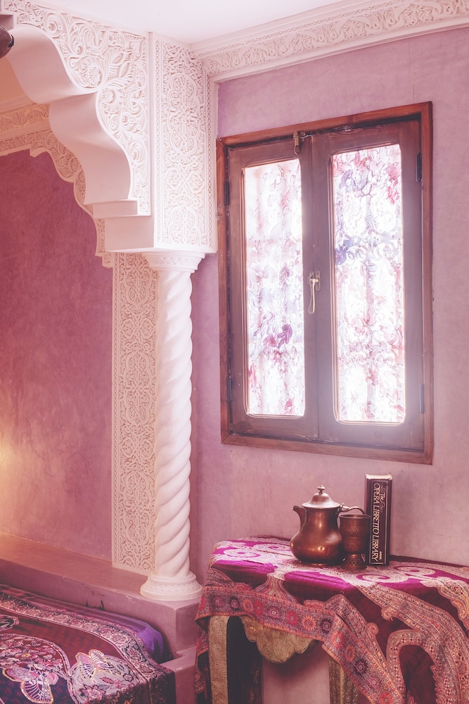 Riad Oulaya 35/50