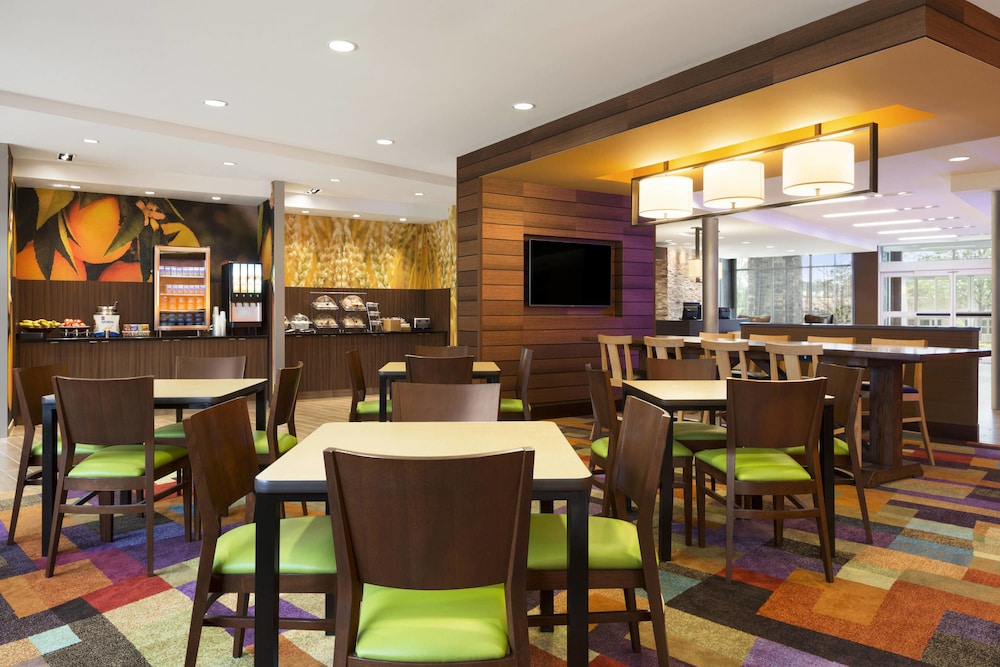 Fairfield Inn & Suites Akron Fairlawn 20/23