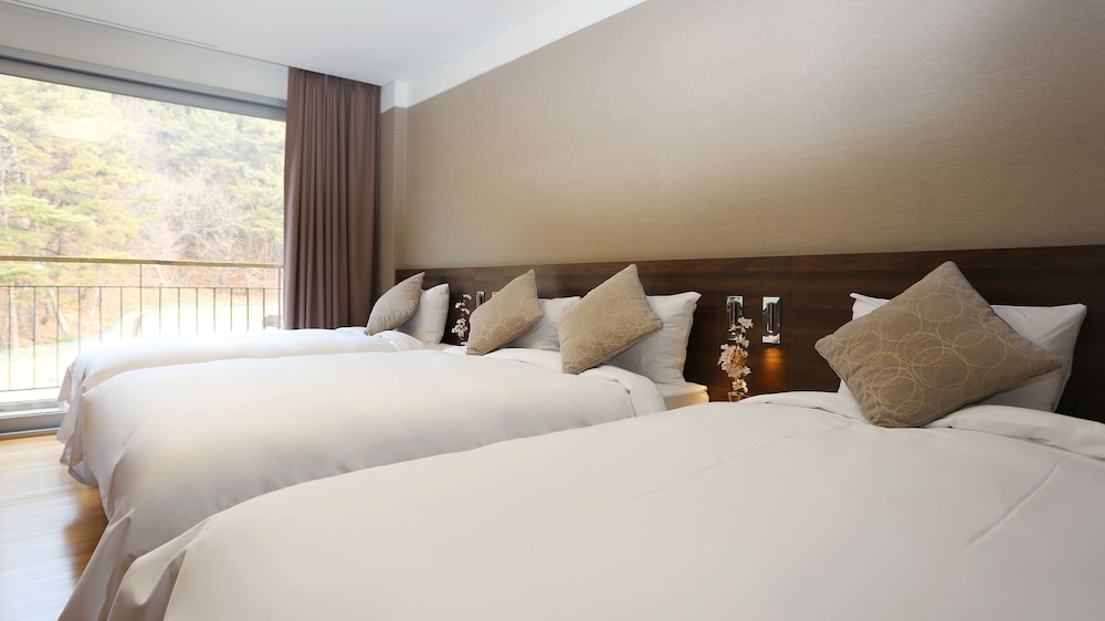 The Suites Hotel Namwon 12/75