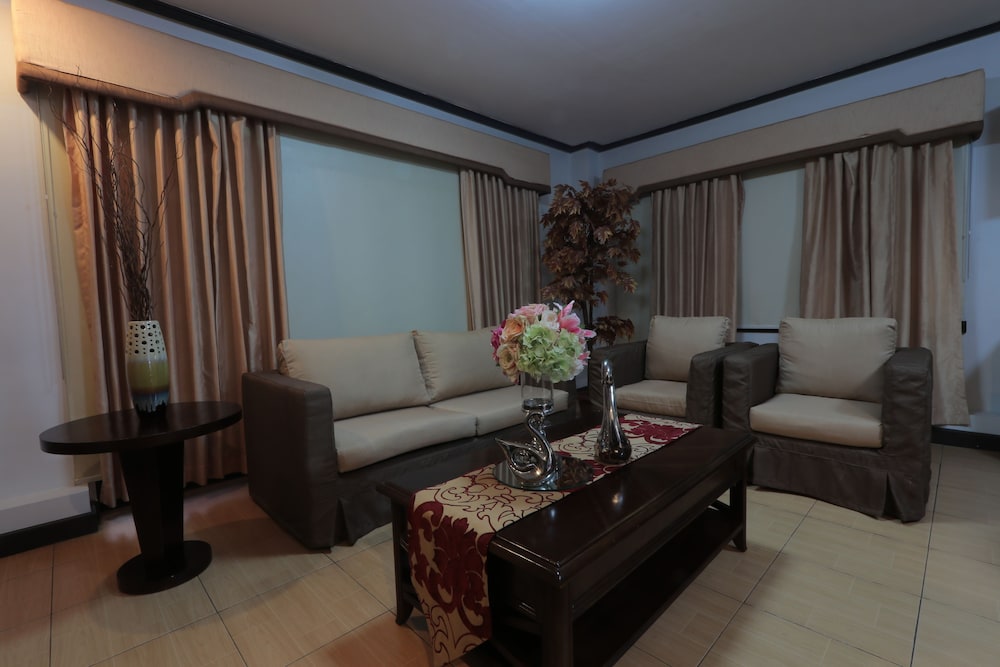 D'leonor Hotel 50/73