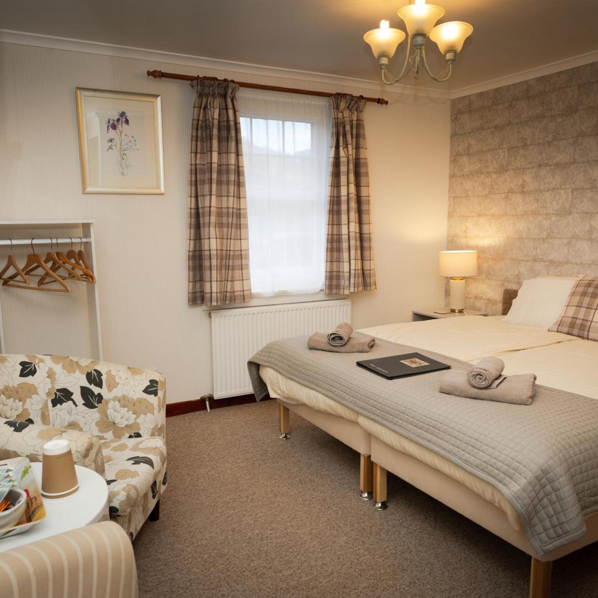 OLD INN HOTEL 15/37