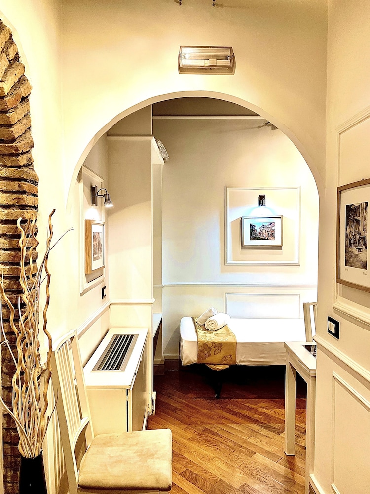 Domus Ester Roma 55/75