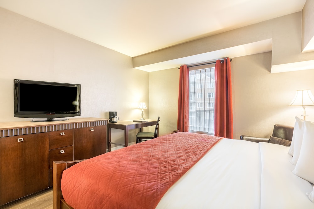Universel Hotel 32/75