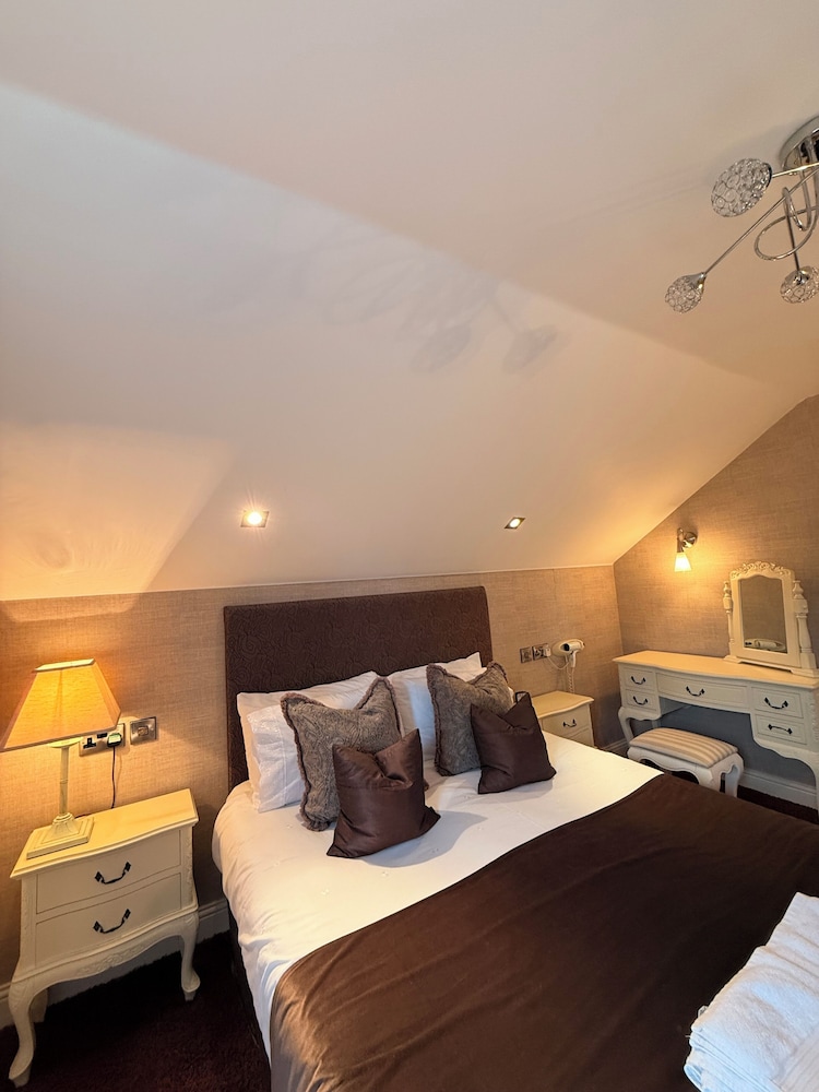 Causeway Lodge 12/50