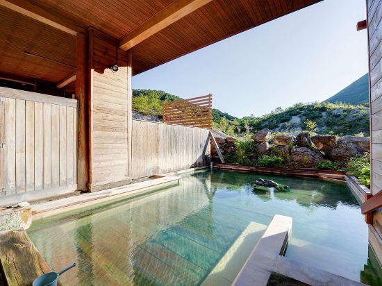 Niseko Goshiki Onsen Ryokan 10/29