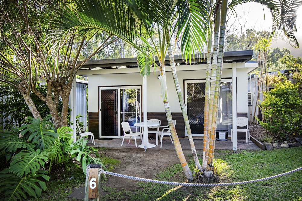 Bush Village Budget Cabins 70/73