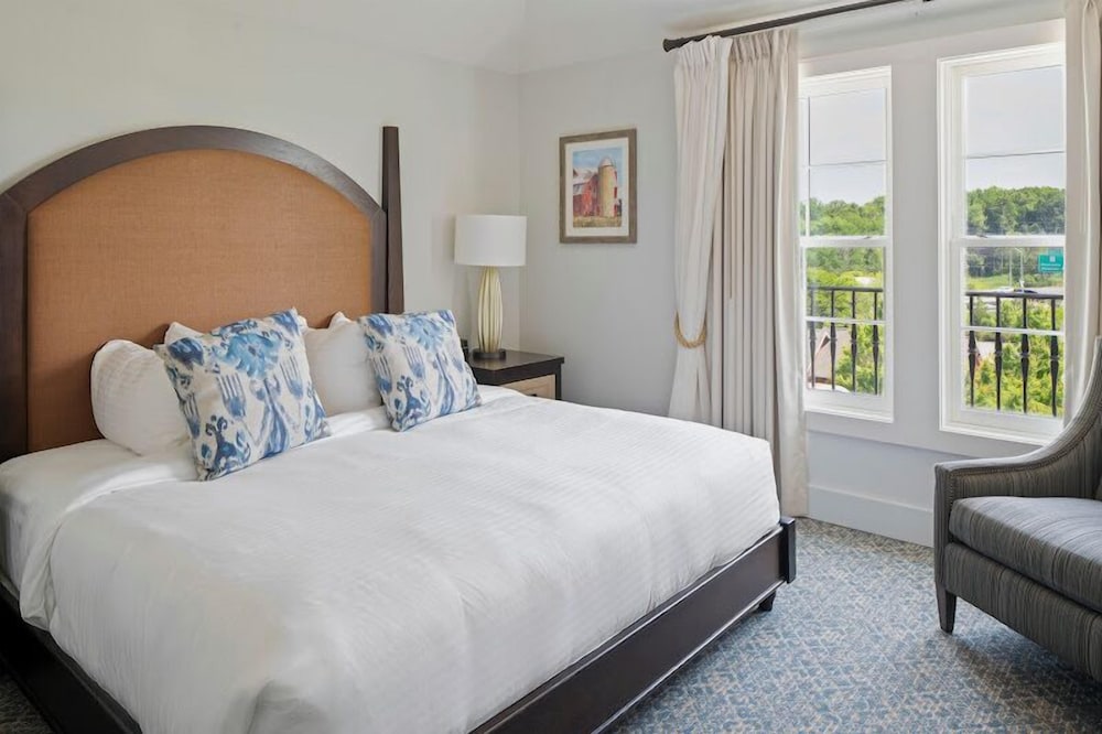 Manor, Suite, King Bed, Sofa