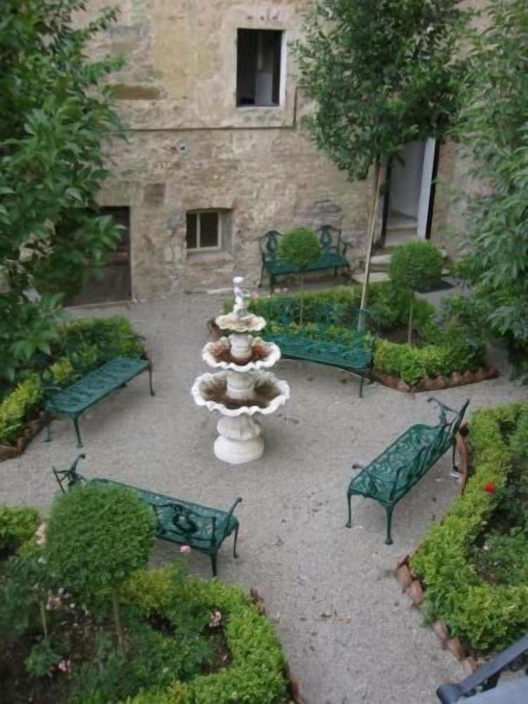 IL CASATO RESIDENCE 50/54