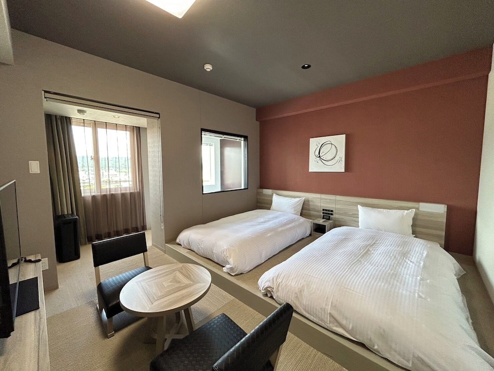 Moderate, Twin Beds, Smoking