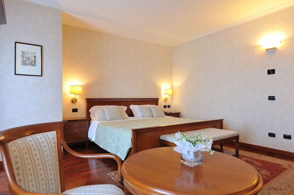 Hotel Roxy Plaza 56/81