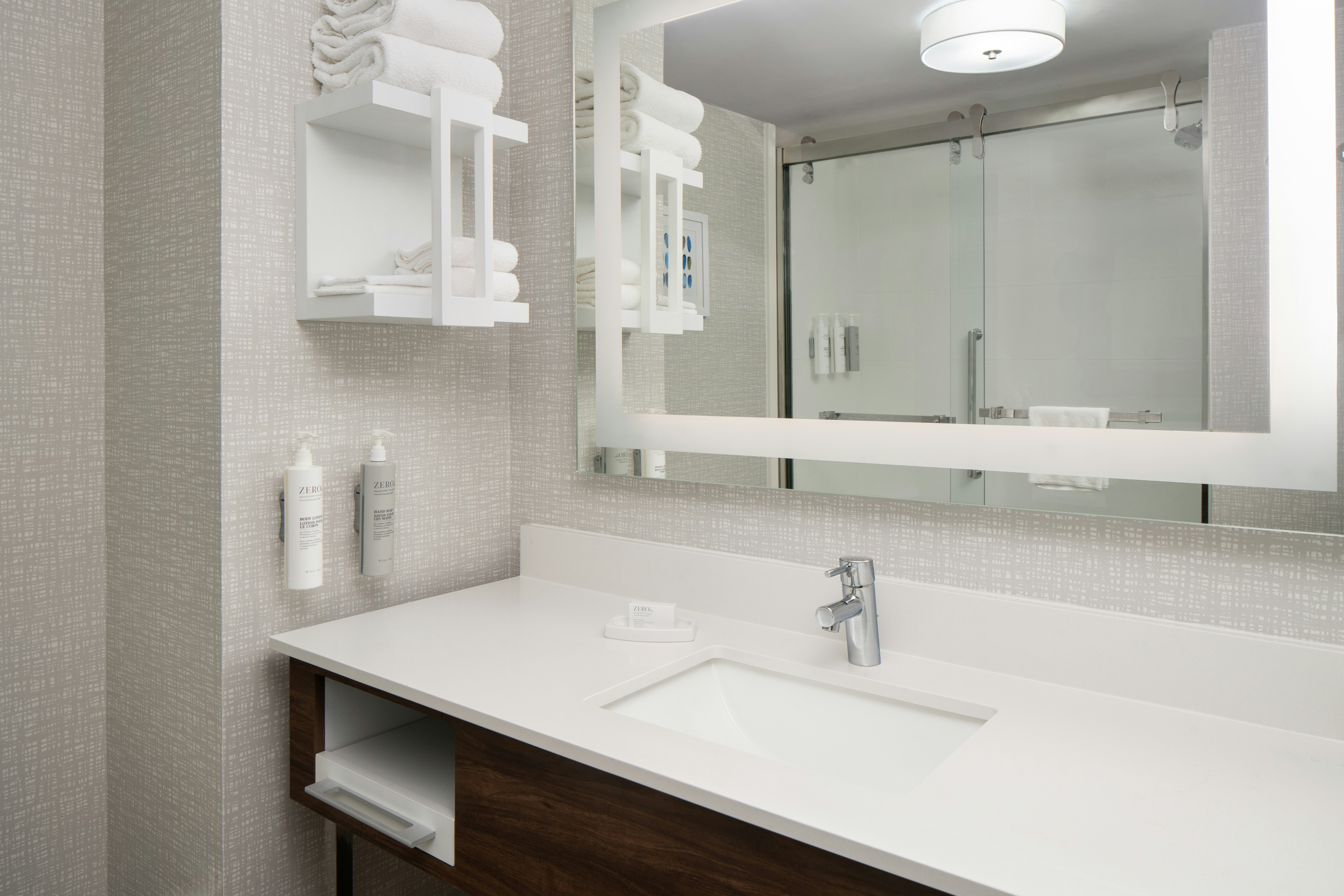 غرفة بسرير كينج، Hampton Inn Roanoke/Hollins - I-81 3/3