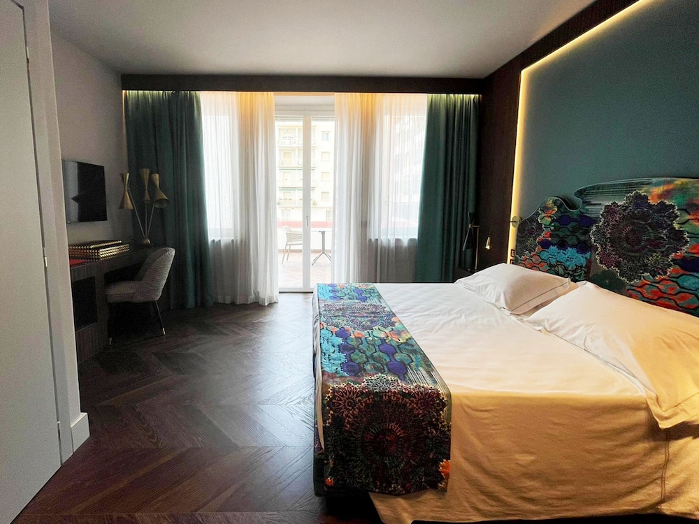Superior, Double Bed, Side View, Balcony