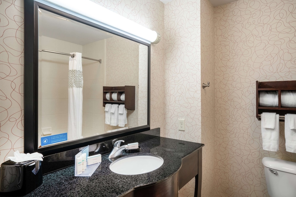 Hampton Inn Richmond Airport 16/58