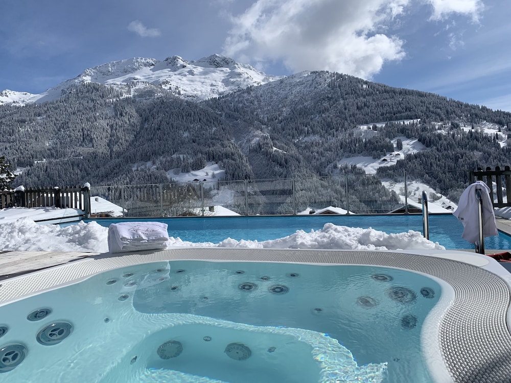 Chalet-Hotel La Ferme du Chozal, The Originals Relais (Hotel-Chalet de Tradition) 63/69