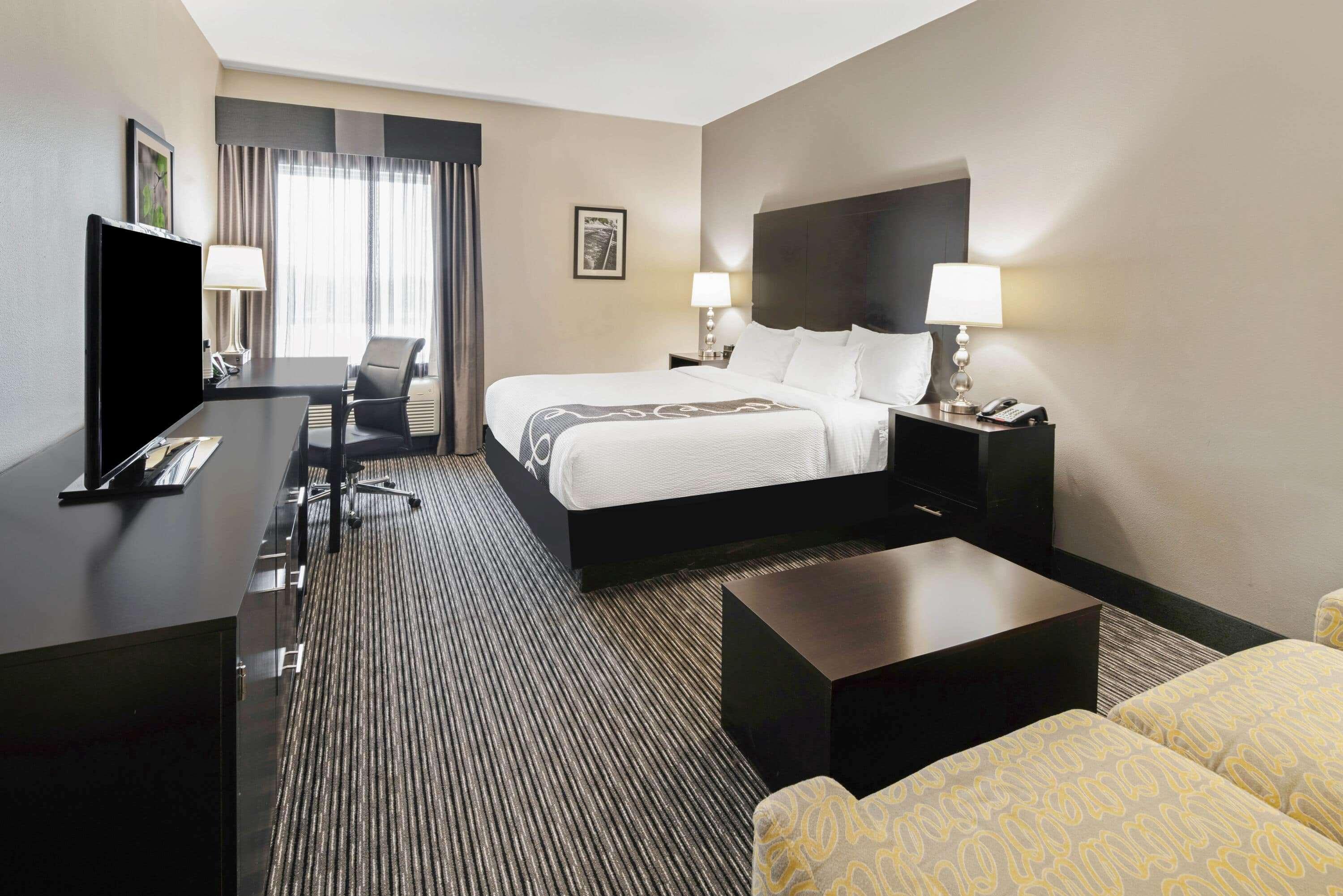 غرفة ديلوكس بسرير كينج لذوي الإعاقة، La Quinta Inn & Suites by Wyndham Rockport - Fulton 2/2