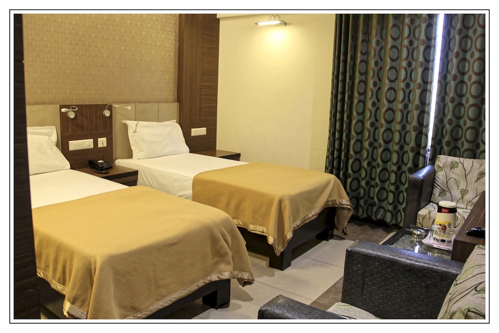 Hotel Prem Nivas 6/26