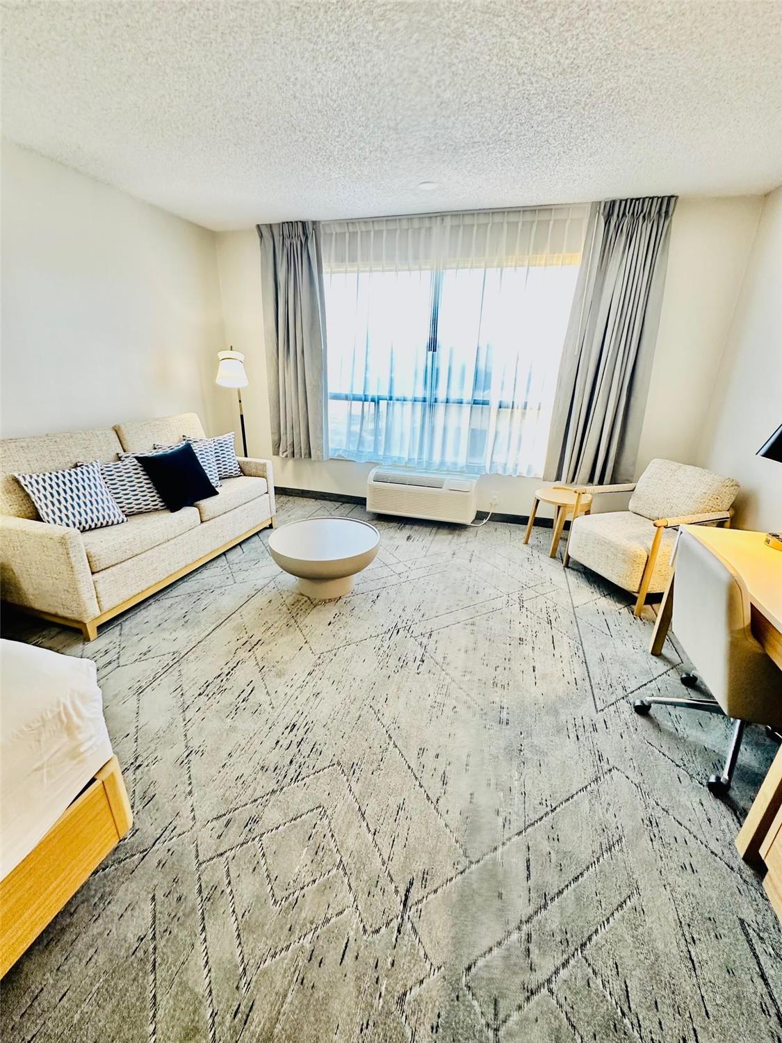 Suite, Parlor