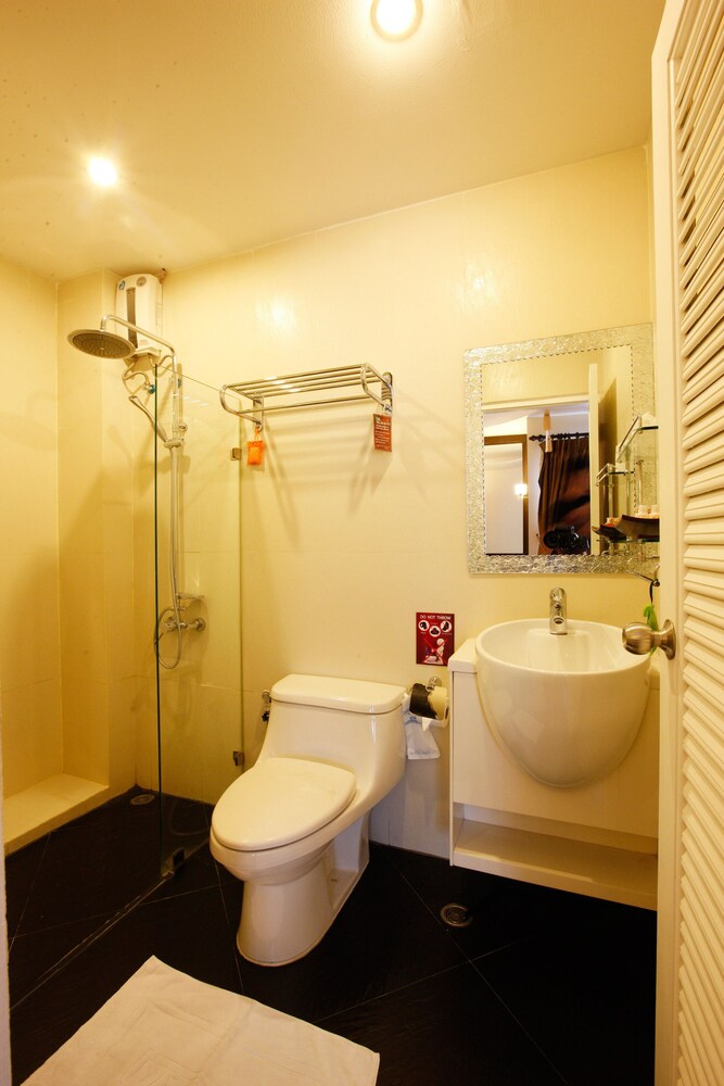 Mirth Sathorn Hotel 36/39